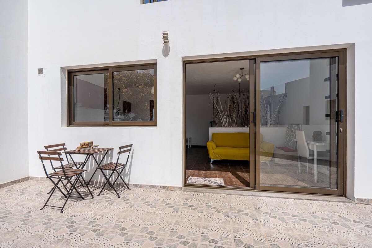 4 soveværelse Villa til salg i Yaiza med swimmingpool garage - € 650.000 (Ref: 9251733)