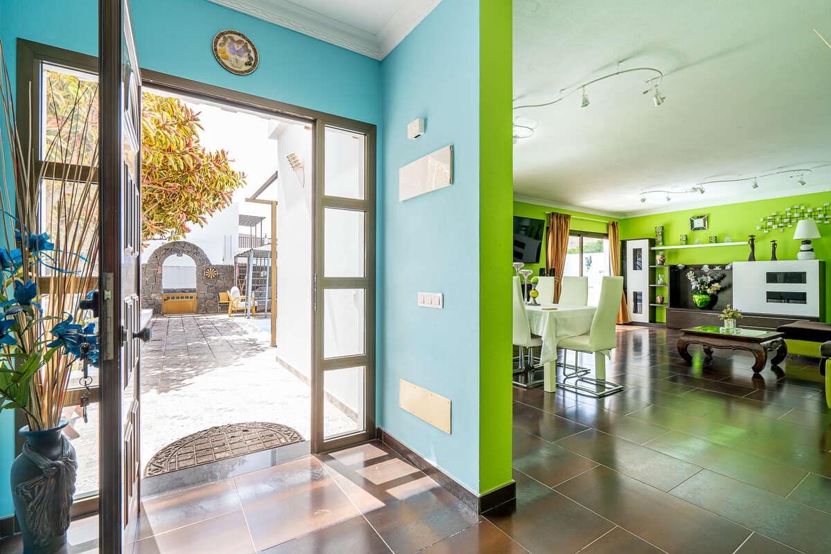 4 soveværelse Villa til salg i Yaiza med swimmingpool garage - € 650.000 (Ref: 9251733)