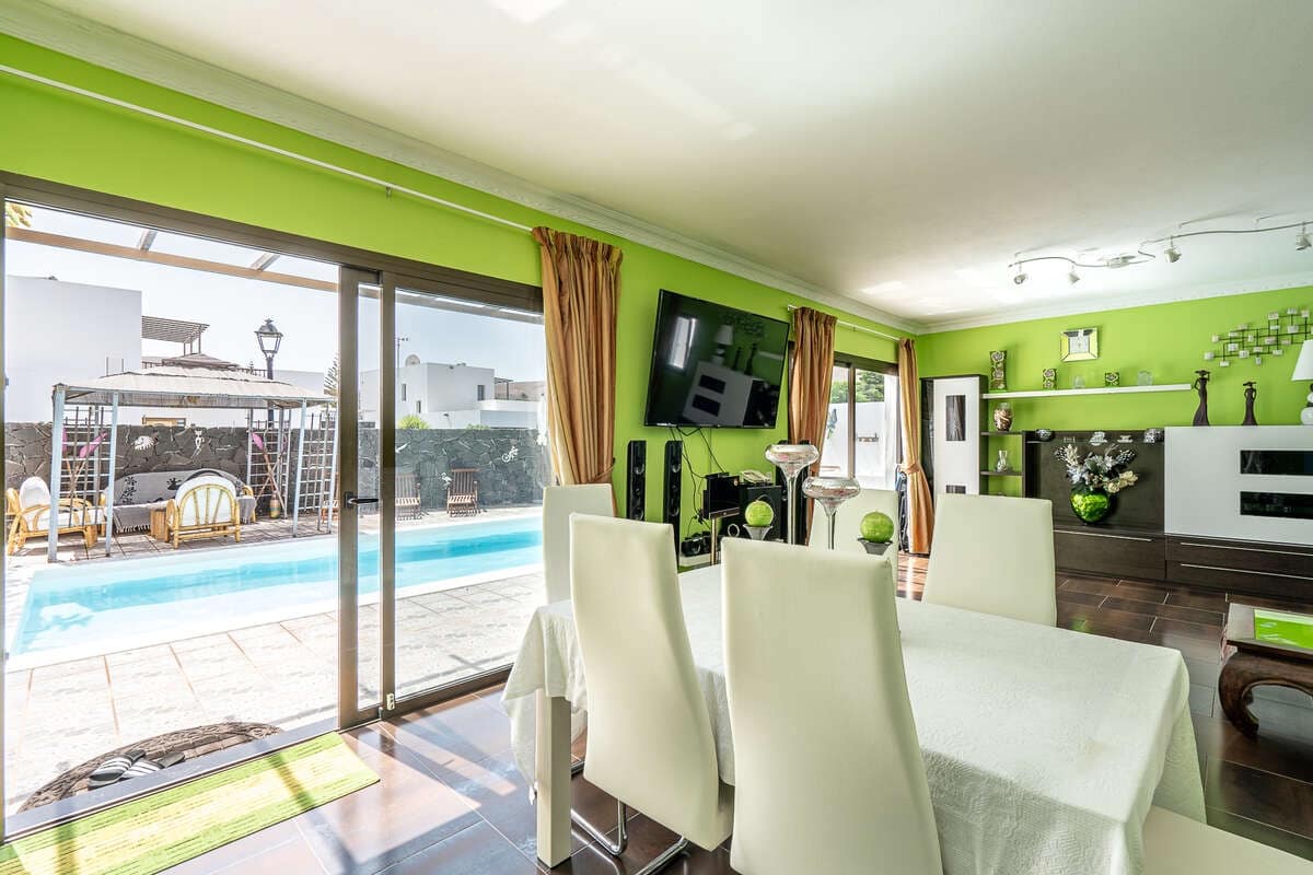 4 soveværelse Villa til salg i Yaiza med swimmingpool garage - € 650.000 (Ref: 9251733)