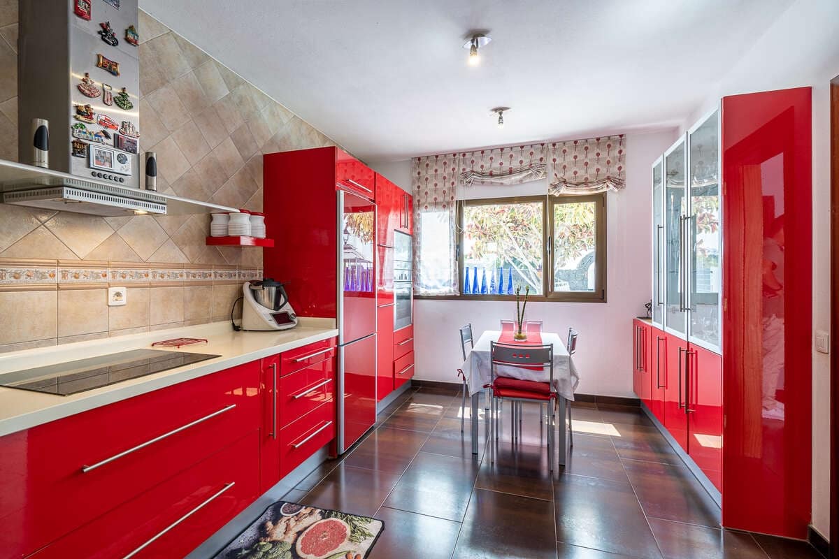 4 soveværelse Villa til salg i Yaiza med swimmingpool garage - € 650.000 (Ref: 9251733)