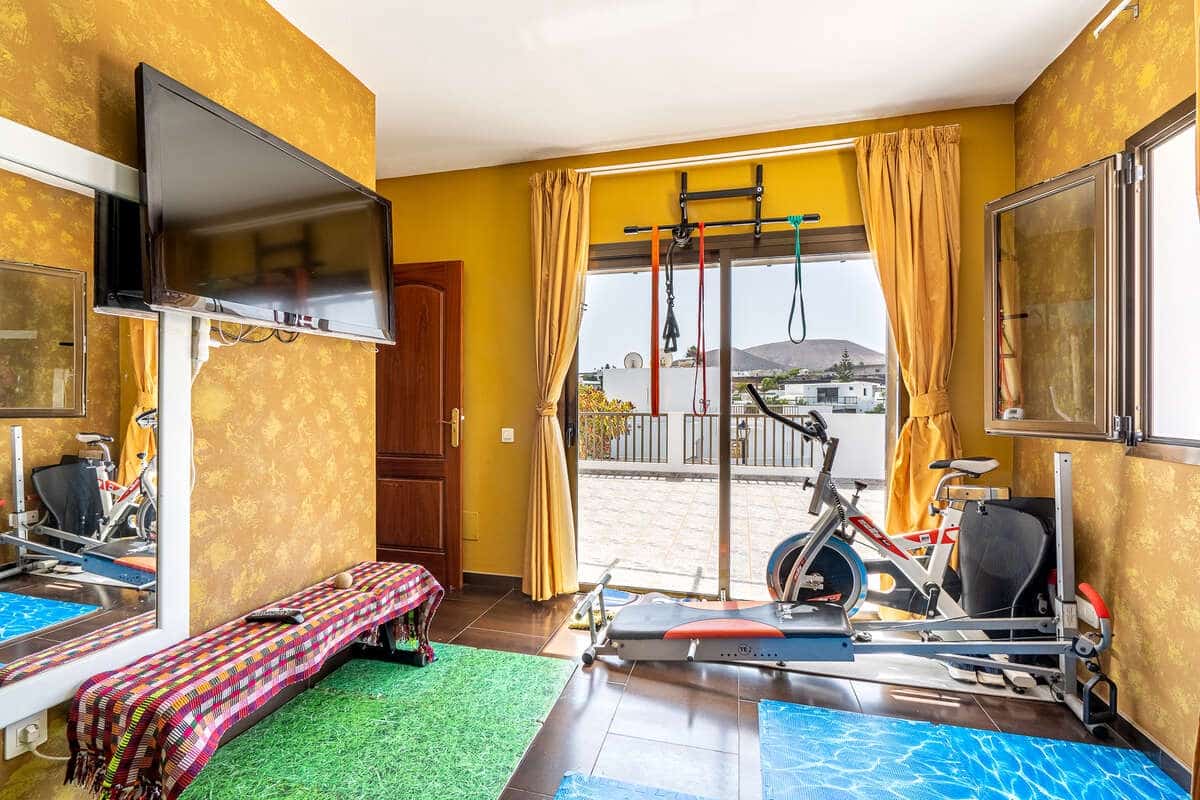 4 soveværelse Villa til salg i Yaiza med swimmingpool garage - € 650.000 (Ref: 9251733)