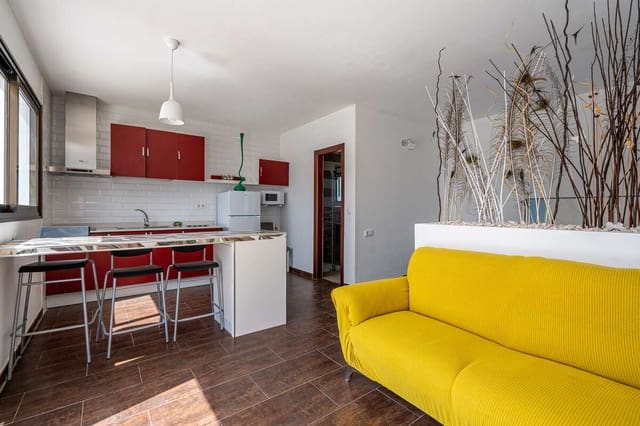 4 soveværelse Villa til salg i Yaiza med swimmingpool garage - € 650.000 (Ref: 9251733)