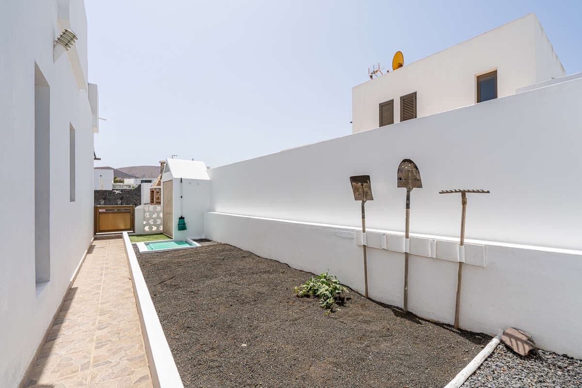 4 soveværelse Villa til salg i Yaiza med swimmingpool garage - € 650.000 (Ref: 9251733)