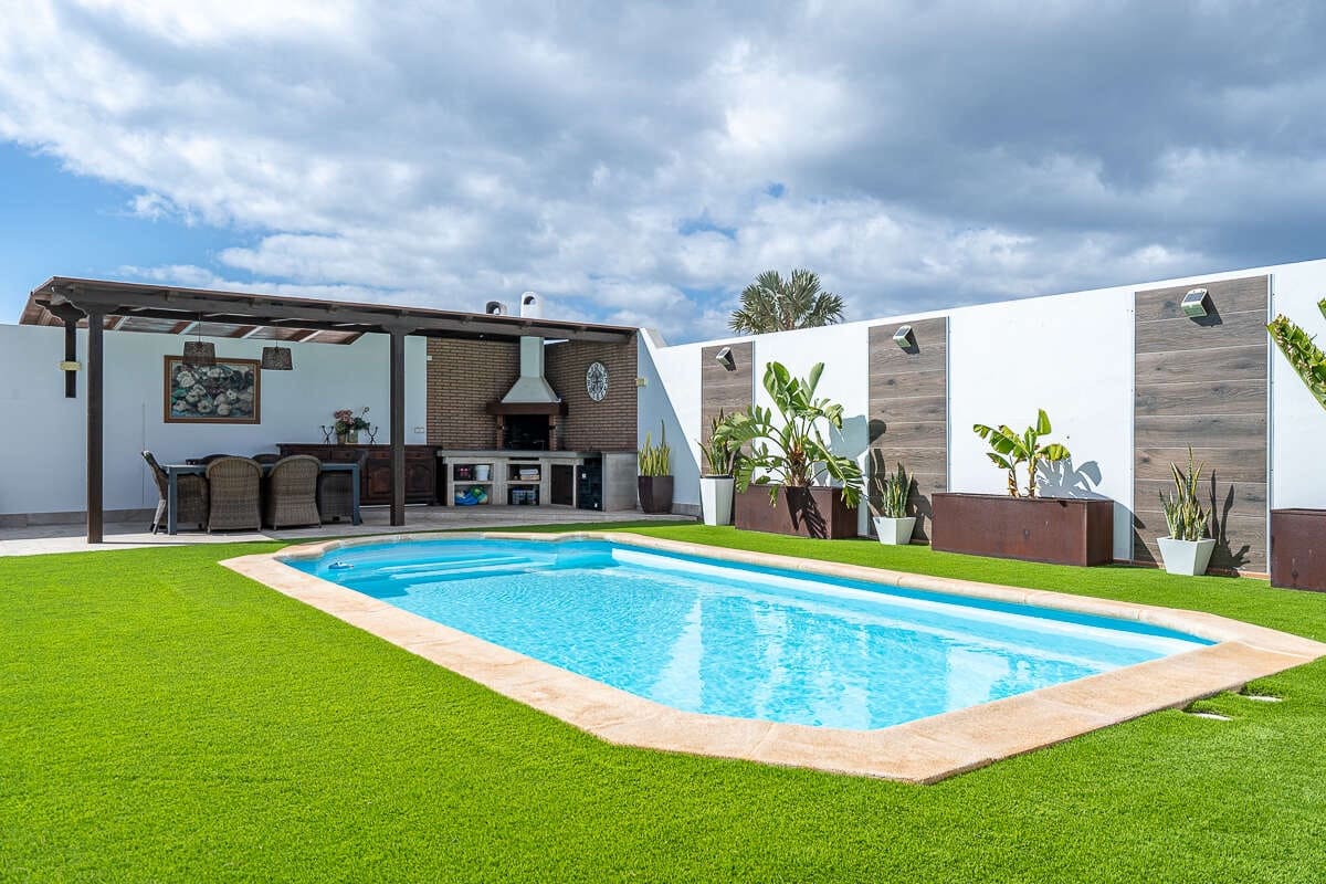 3 sovrum Villa till salu i Playa Blanca med pool garage - 715 000 € (Ref: 9284065)