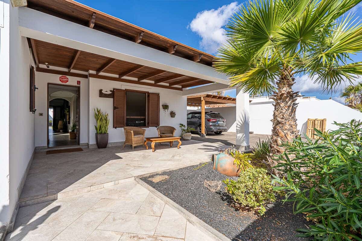 3 sovrum Villa till salu i Playa Blanca med pool garage - 715 000 € (Ref: 9284065)