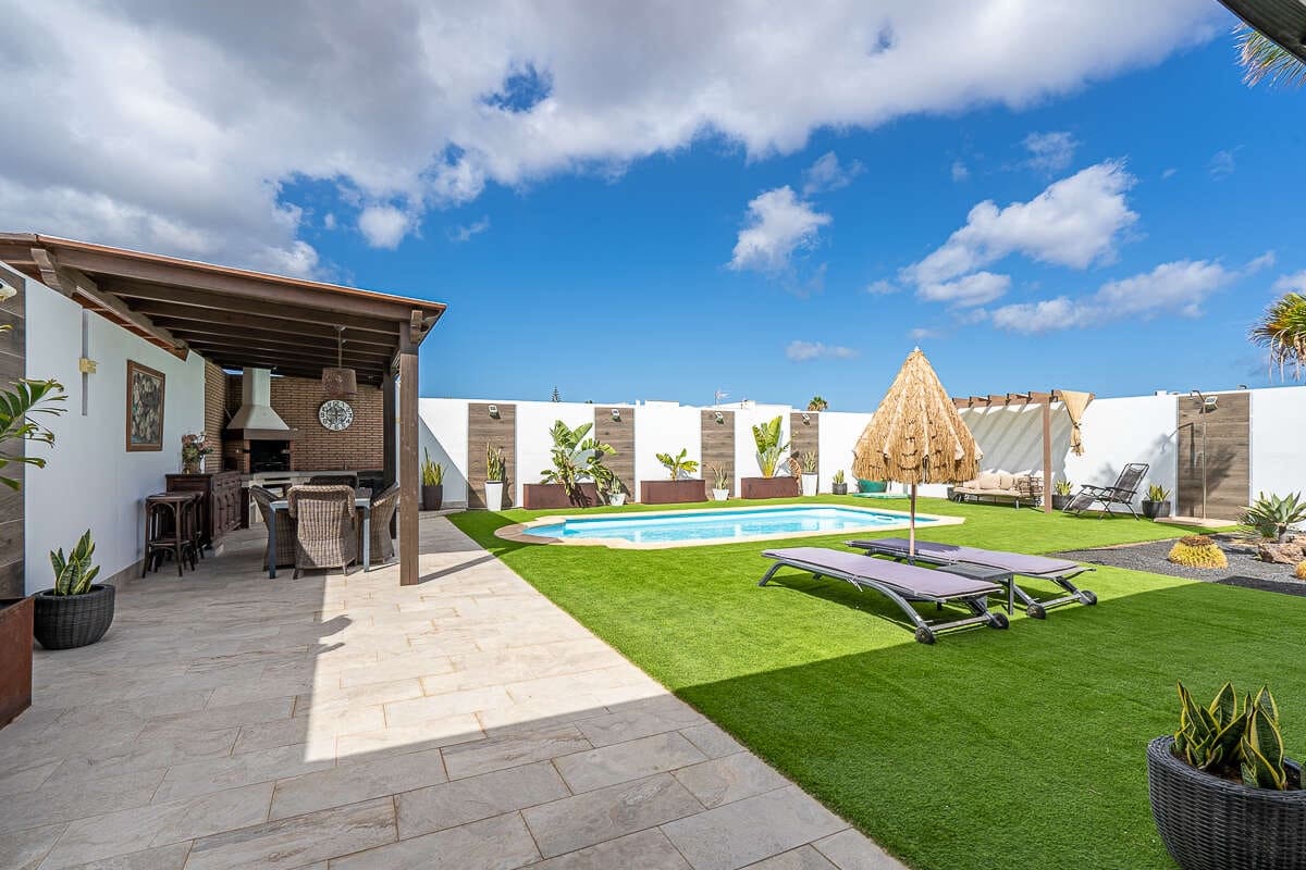 3 sovrum Villa till salu i Playa Blanca med pool garage - 715 000 € (Ref: 9284065)