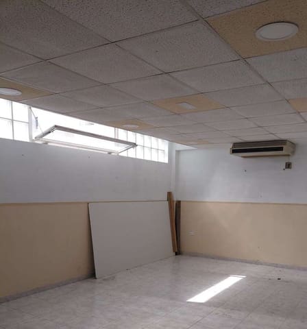 Kaupallinen vuokrattavana paikassa Arrecife - 1 500 € (Ref: 9366827)