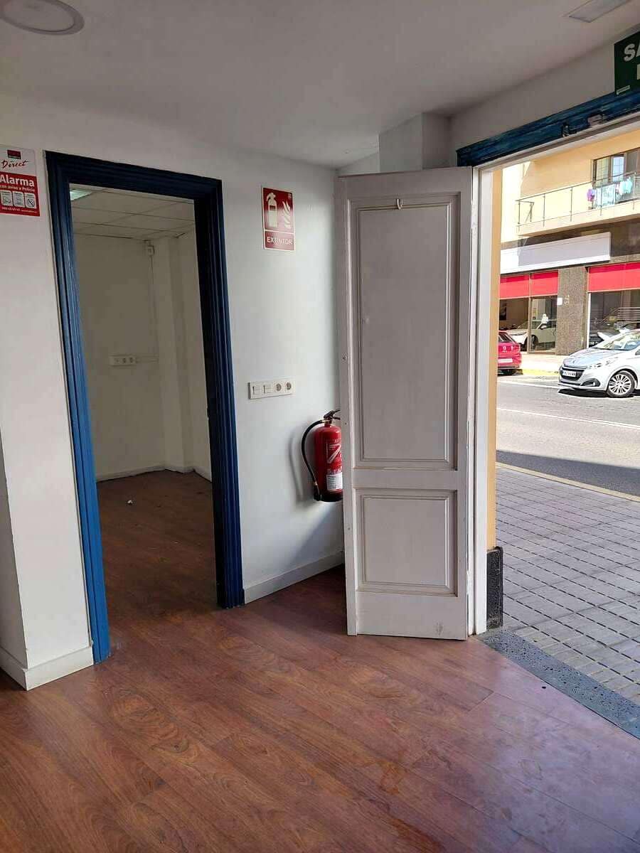 Local Comercial en Arrecife en alquiler - 1.500 € (Ref: 9366827)