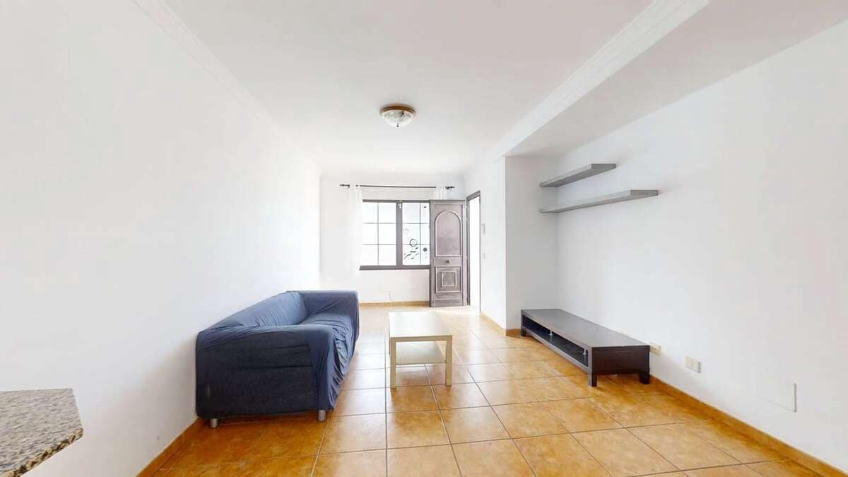 Piso de 2 habitaciones en Playa Honda en venta - 210.000 € (Ref: 9374843)