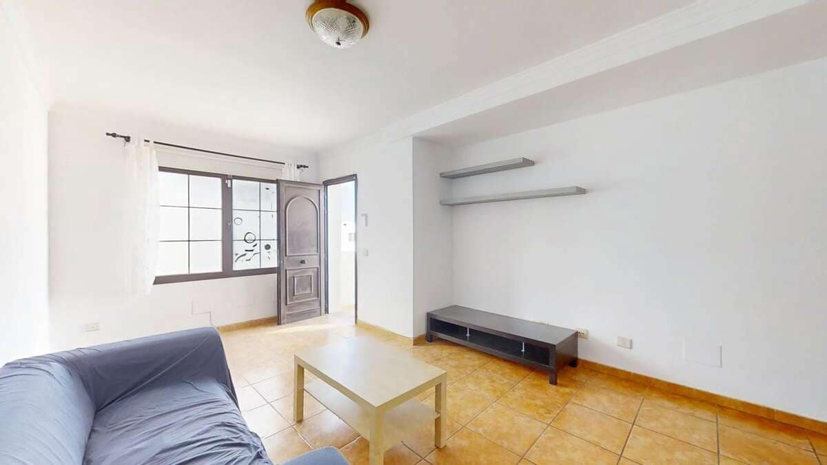 Piso de 2 habitaciones en Playa Honda en venta - 210.000 € (Ref: 9374843)