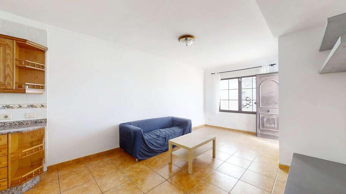 Piso de 2 habitaciones en Playa Honda en venta - 210.000 € (Ref: 9374843)