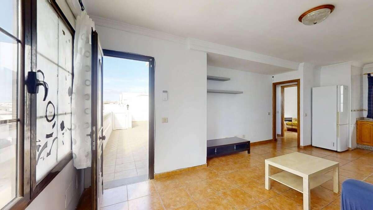Piso de 2 habitaciones en Playa Honda en venta - 210.000 € (Ref: 9374843)