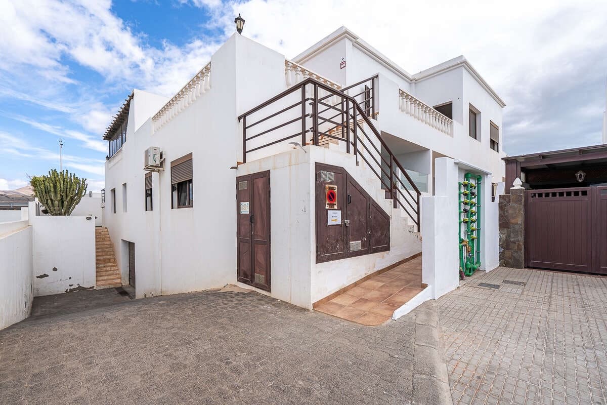 Piso de 2 habitaciones en Playa Honda en venta - 210.000 € (Ref: 9374843)