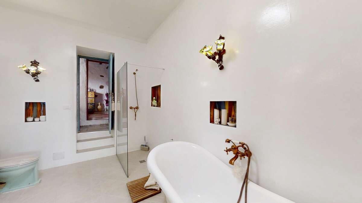 4 slaapkamer Villa te koop in Macher met garage - € 990.000 (Ref: 9376506)