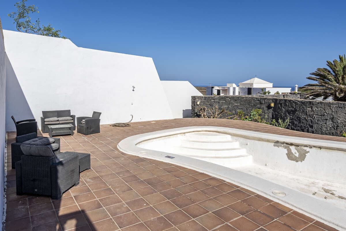 4 slaapkamer Villa te koop in Macher met garage - € 990.000 (Ref: 9376506)