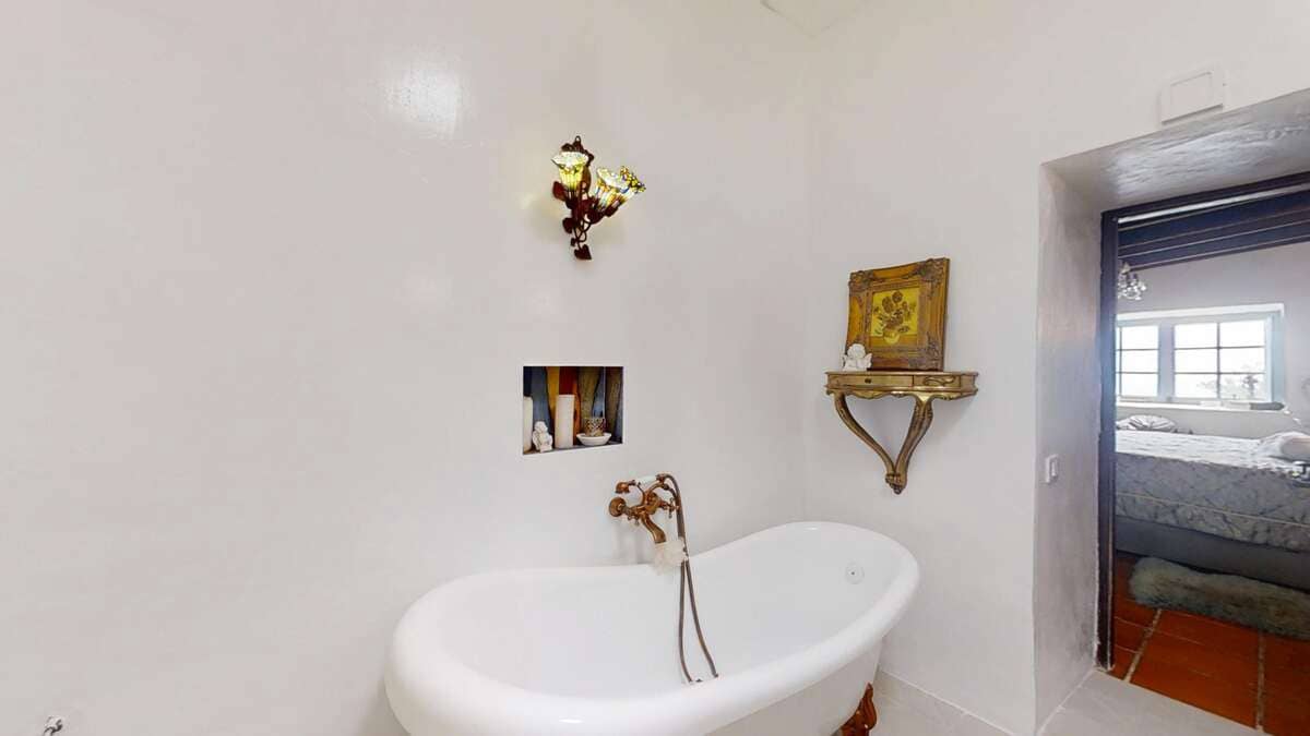 4 slaapkamer Villa te koop in Macher met garage - € 990.000 (Ref: 9376506)