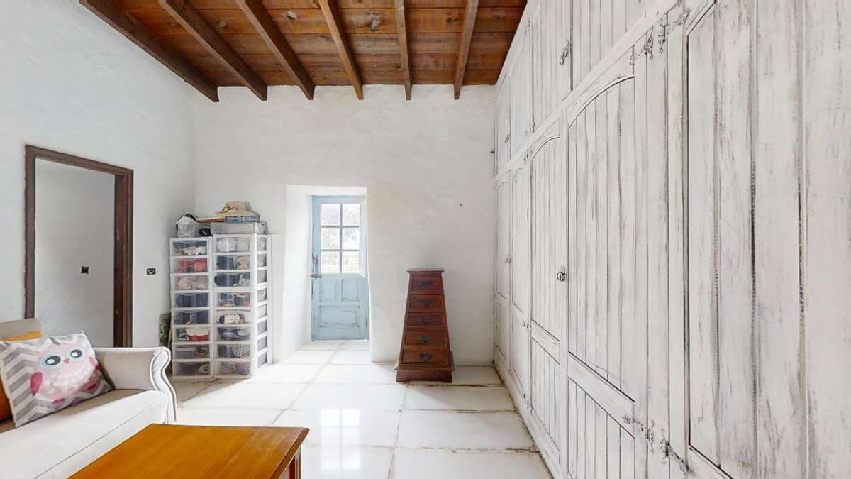 4 slaapkamer Villa te koop in Macher met garage - € 990.000 (Ref: 9376506)