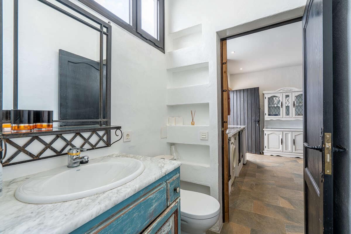 4 slaapkamer Villa te koop in Macher met garage - € 990.000 (Ref: 9376506)