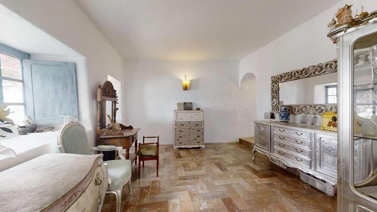 4 slaapkamer Villa te koop in Macher met garage - € 990.000 (Ref: 9376506)