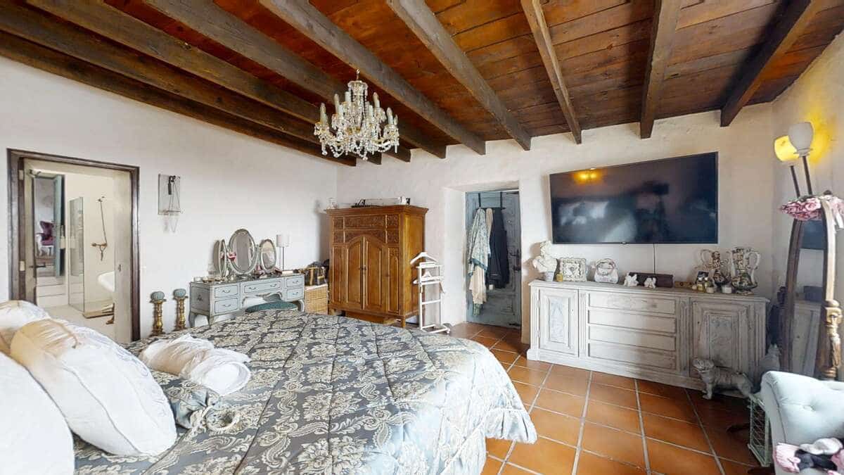 4 slaapkamer Villa te koop in Macher met garage - € 990.000 (Ref: 9376506)