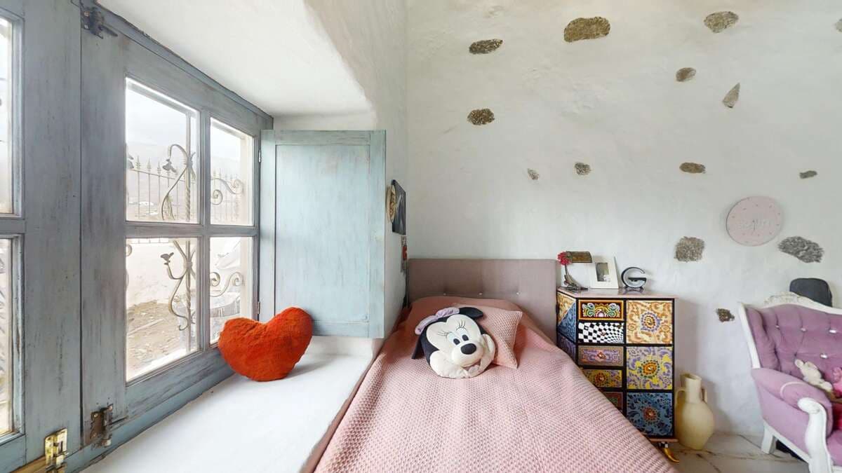 4 slaapkamer Villa te koop in Macher met garage - € 990.000 (Ref: 9376506)