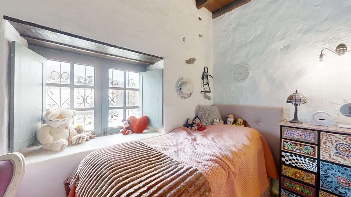 4 slaapkamer Villa te koop in Macher met garage - € 990.000 (Ref: 9376506)