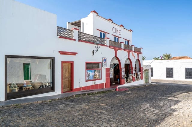Finca/Casa Rural de 4 habitaciones en Teguise en venta - 1.580.000 € (Ref: 9382033)