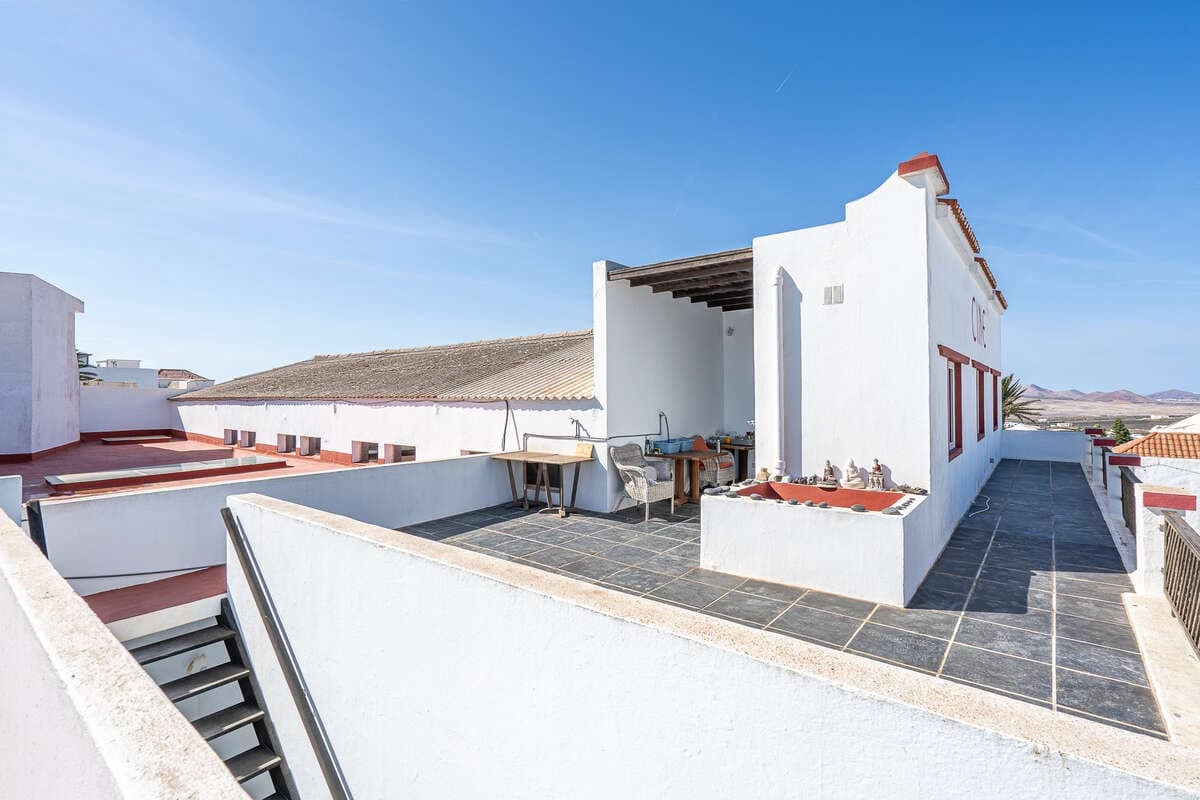 4 bedroom Finca/Country House for sale in Teguise - € 1,580,000 (Ref: 9382033)