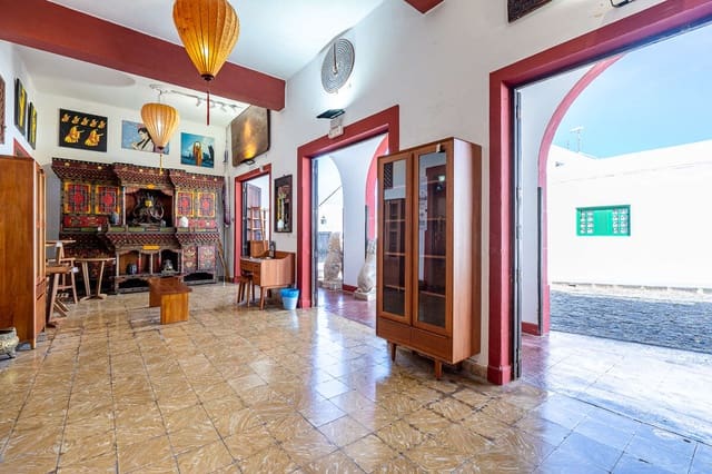 Finca/Casa Rural de 4 habitaciones en Teguise en venta - 1.580.000 € (Ref: 9382033)