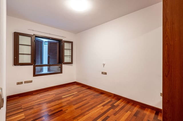 4 chambre Appartement à vendre à Arrecife avec garage - 289 500 € (Ref: 9395582)