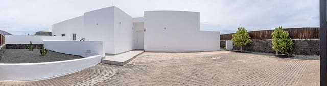 5 slaapkamer Villa te koop in Playa Blanca, Yaiza met zwembad - € 649.000 (Ref: 9419008)