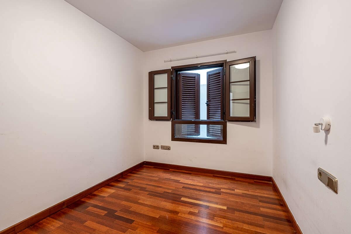 4 soveværelse Lejlighed til salg i Arrecife med garage - € 289.500 (Ref: 9419009)