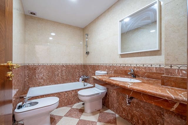 4 soverom Leilighet til salgs i Arrecife med garasje - € 289 500 (Ref: 9419009)