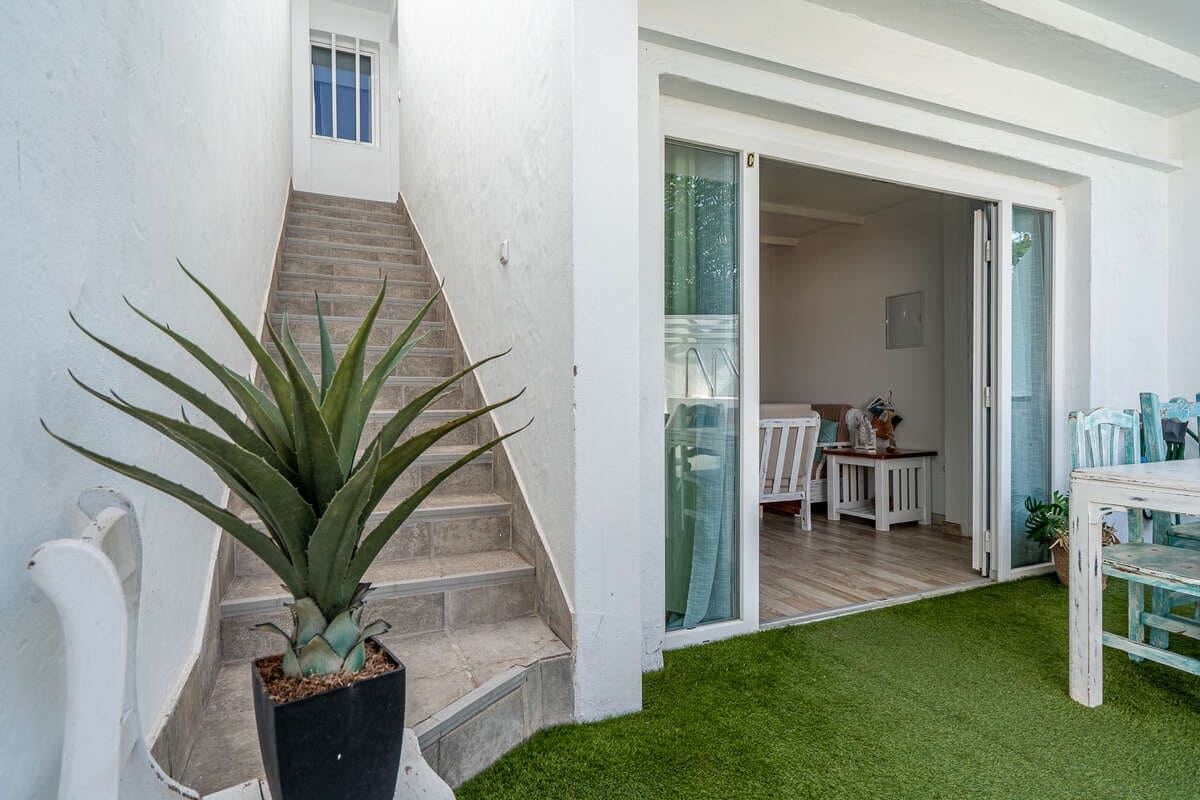 5 bedroom Finca/Country House for sale in Playa Honda with pool - € 475,000 (Ref: 9426751)