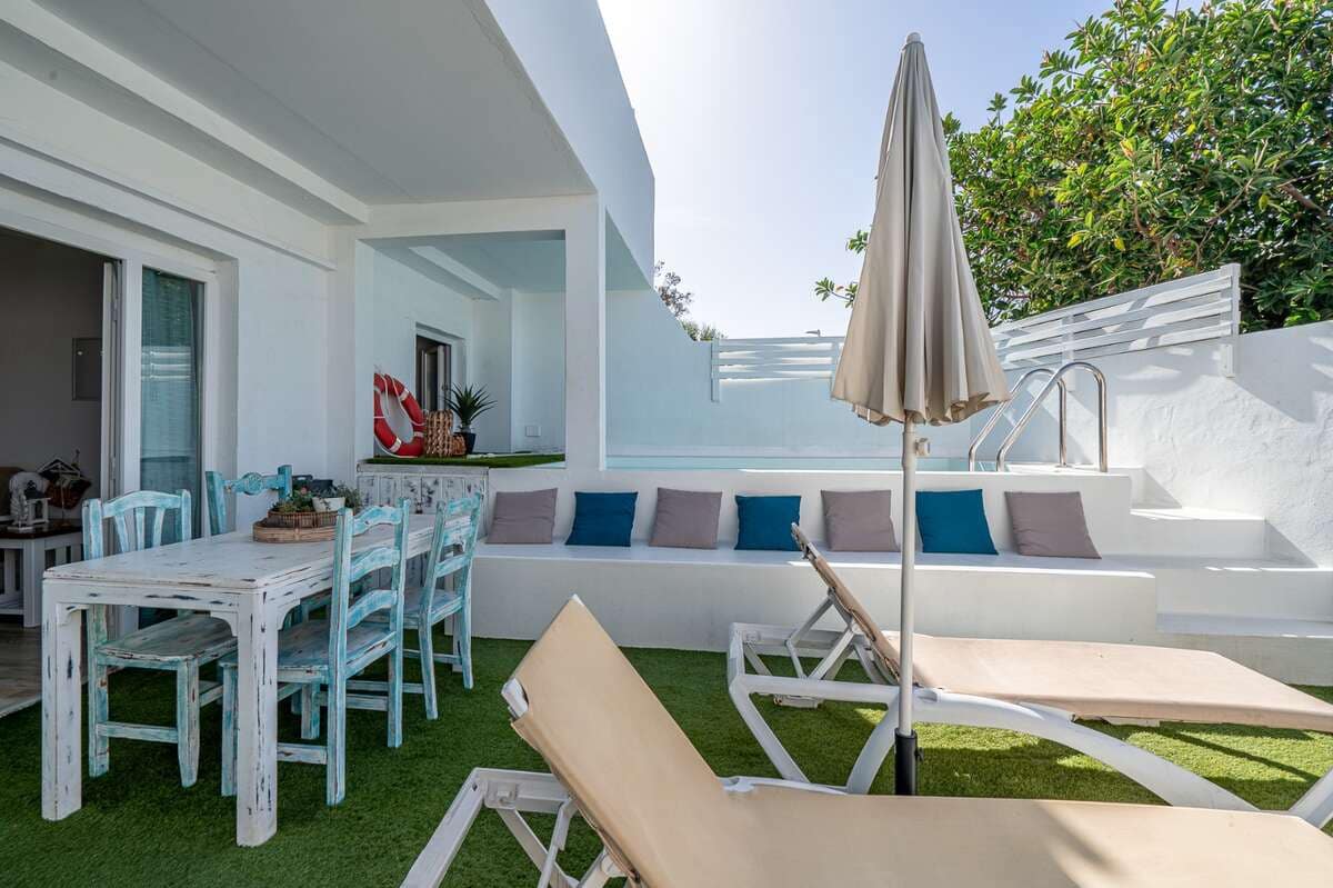 5 bedroom Finca/Country House for sale in Playa Honda with pool - € 475,000 (Ref: 9426751)