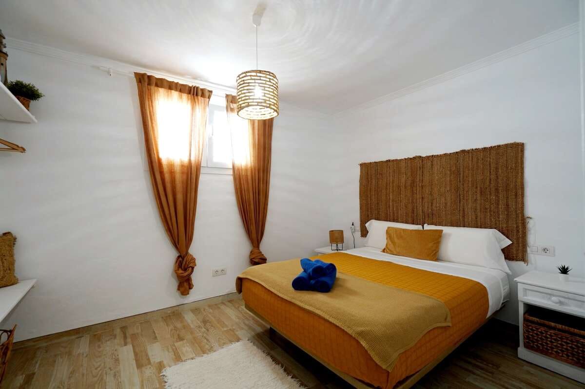 5 bedroom Finca/Country House for sale in Playa Honda with pool - € 475,000 (Ref: 9426751)