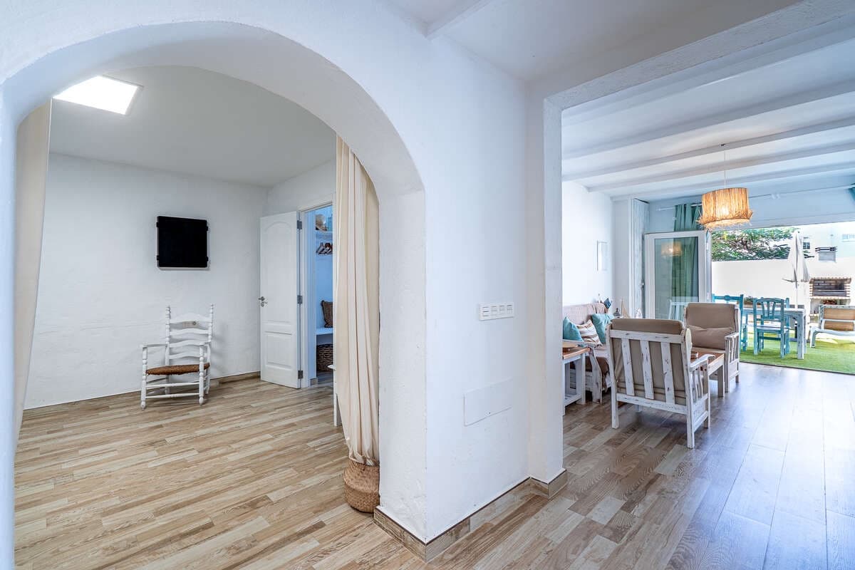 5 bedroom Finca/Country House for sale in Playa Honda with pool - € 475,000 (Ref: 9426751)