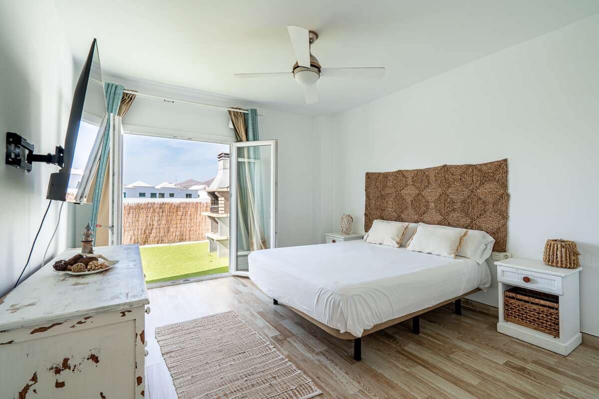 5 bedroom Finca/Country House for sale in Playa Honda with pool - € 475,000 (Ref: 9426751)