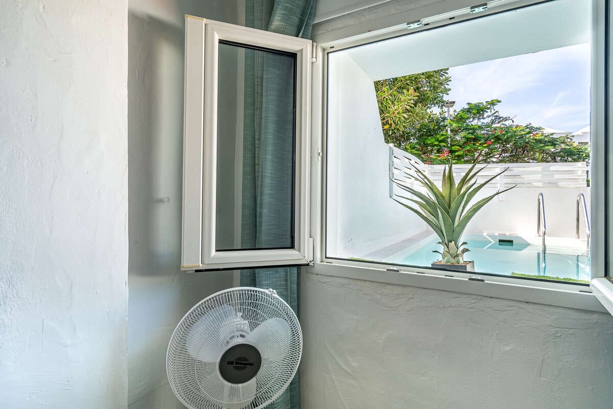 5 bedroom Finca/Country House for sale in Playa Honda with pool - € 475,000 (Ref: 9426751)