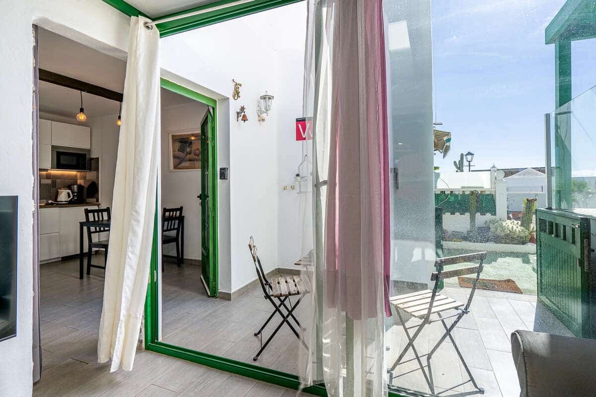 Apartamento de 2 habitaciones en Puerto del Carmen en venta - 210.000 € (Ref: 9455720)