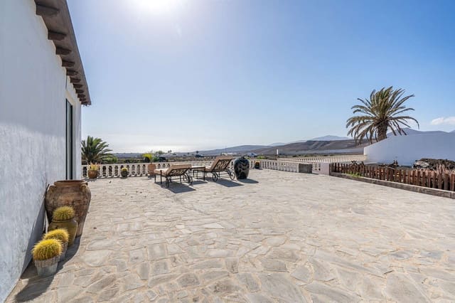 4 camera da letto Villa in vendita in Macher, Tías con garage - 990.000 € (Rif: 9455721)