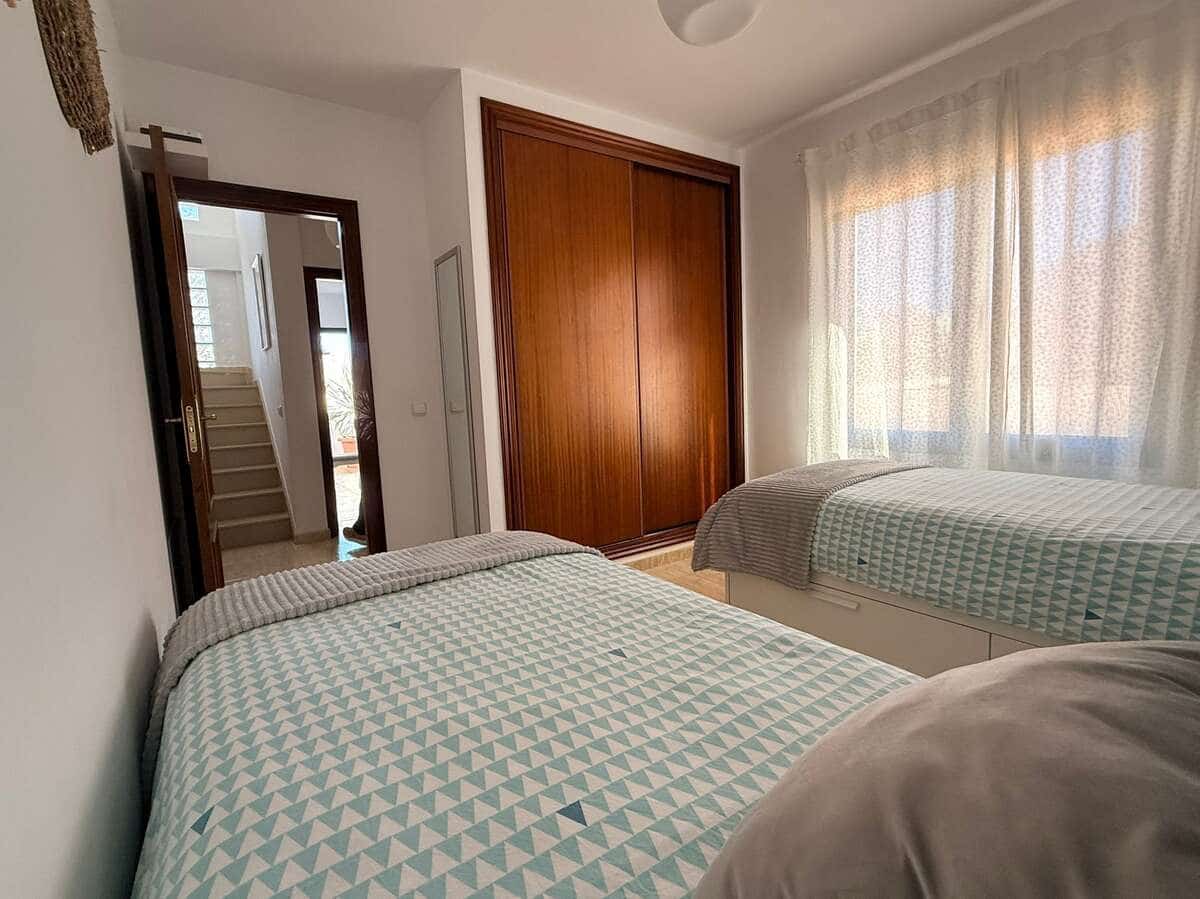 4 makuuhuone Paritalo myytävänä paikassa Yaiza mukana 
autotalli - 365 000 € (Ref: 9473665)