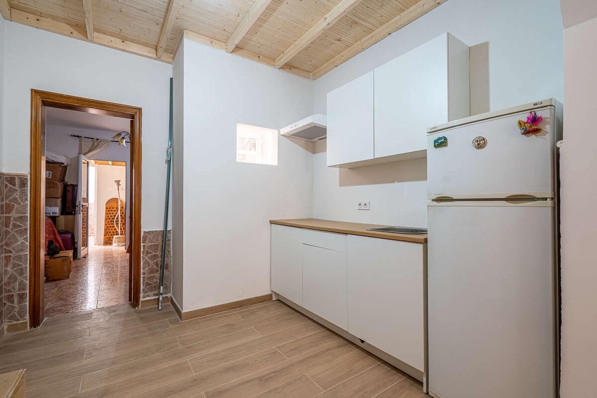 3 bedroom Flat for sale in Arrecife - € 190,000 (Ref: 9480831)