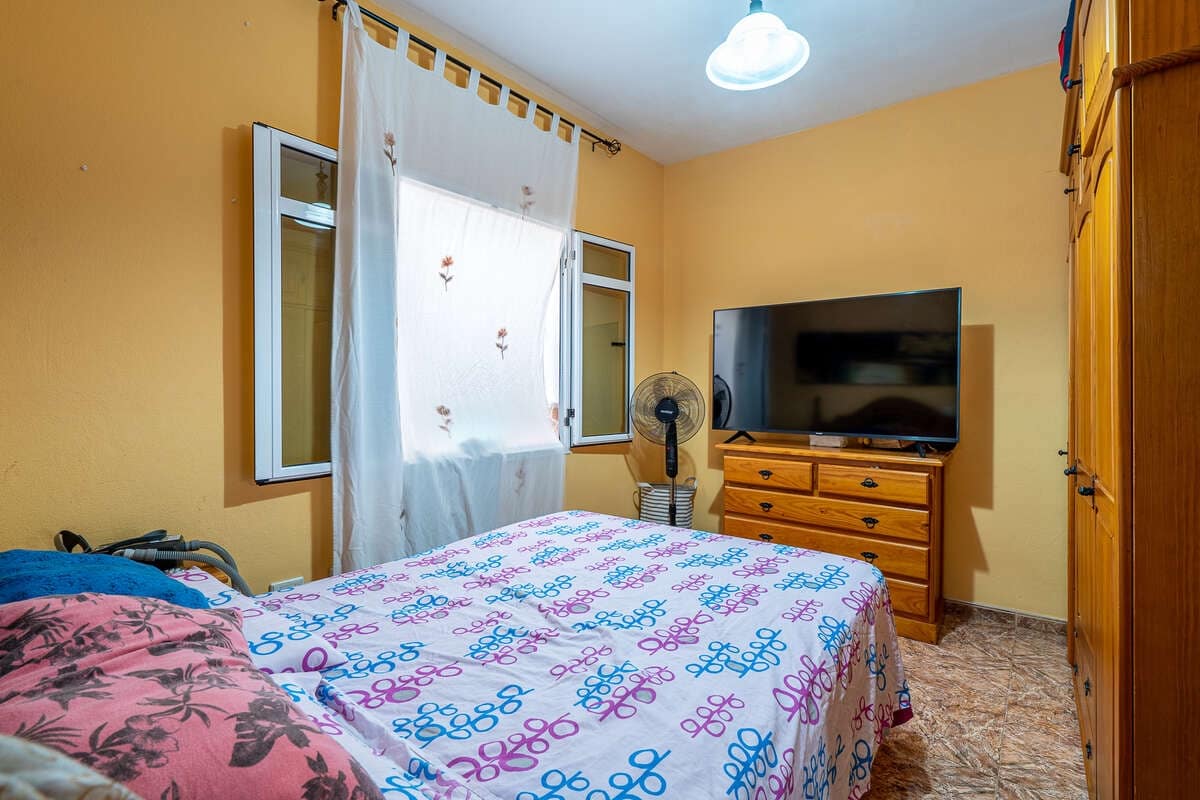 3 bedroom Flat for sale in Arrecife - € 190,000 (Ref: 9480831)