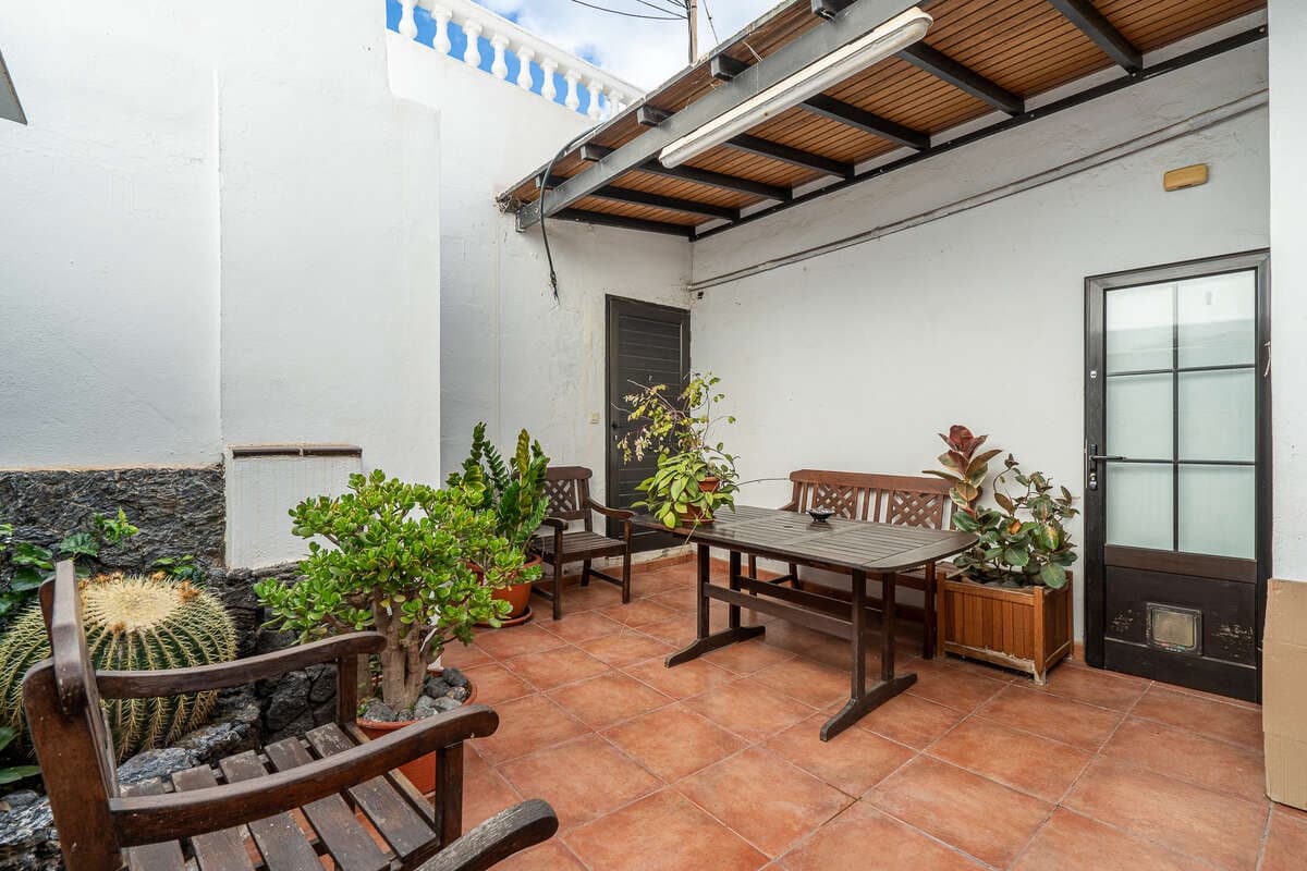 4 makuuhuone Maalaistalo myytävänä paikassa Arrecife mukana 
autotalli - 370 000 € (Ref: 9537110)