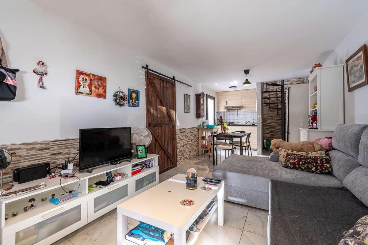 4 makuuhuone Maalaistalo myytävänä paikassa Arrecife mukana 
autotalli - 370 000 € (Ref: 9537110)