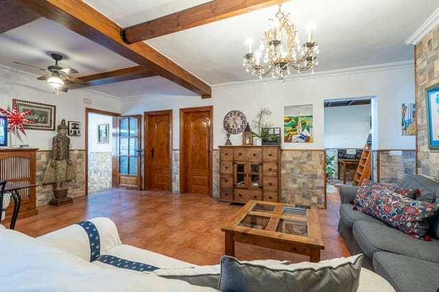 4 makuuhuone Maalaistalo myytävänä paikassa Arrecife mukana 
autotalli - 370 000 € (Ref: 9537110)