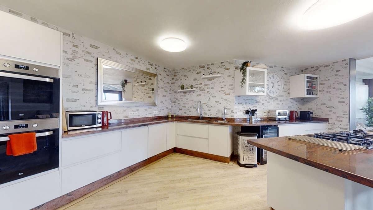 Chalet de 12 habitaciones en Macher en venta con piscina - 1.800.000 € (Ref: 9554424)