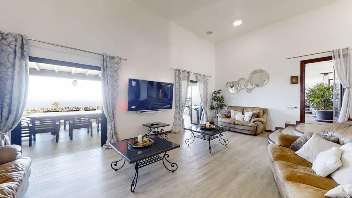 12 bedroom Villa for sale in Macher with pool - € 1,800,000 (Ref: 9554424)