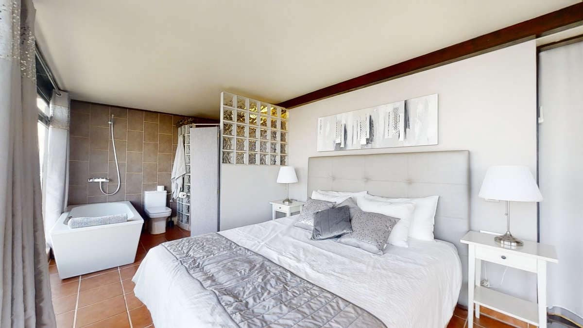 12 bedroom Villa for sale in Macher with pool - € 1,800,000 (Ref: 9554424)